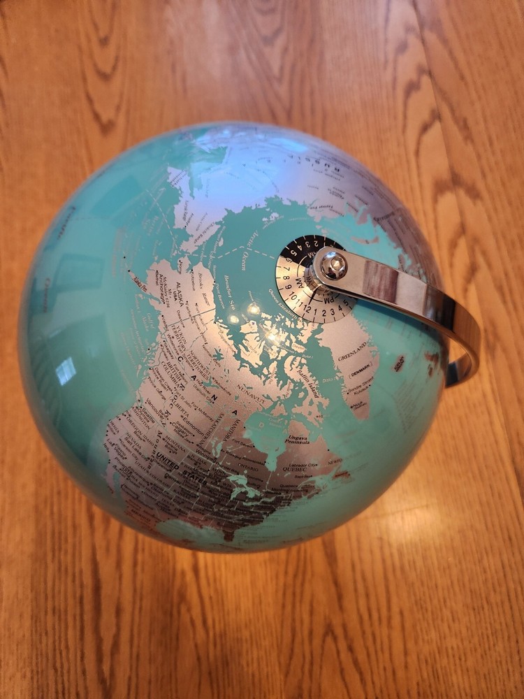 Beautiful Globe. Excellent Cond.