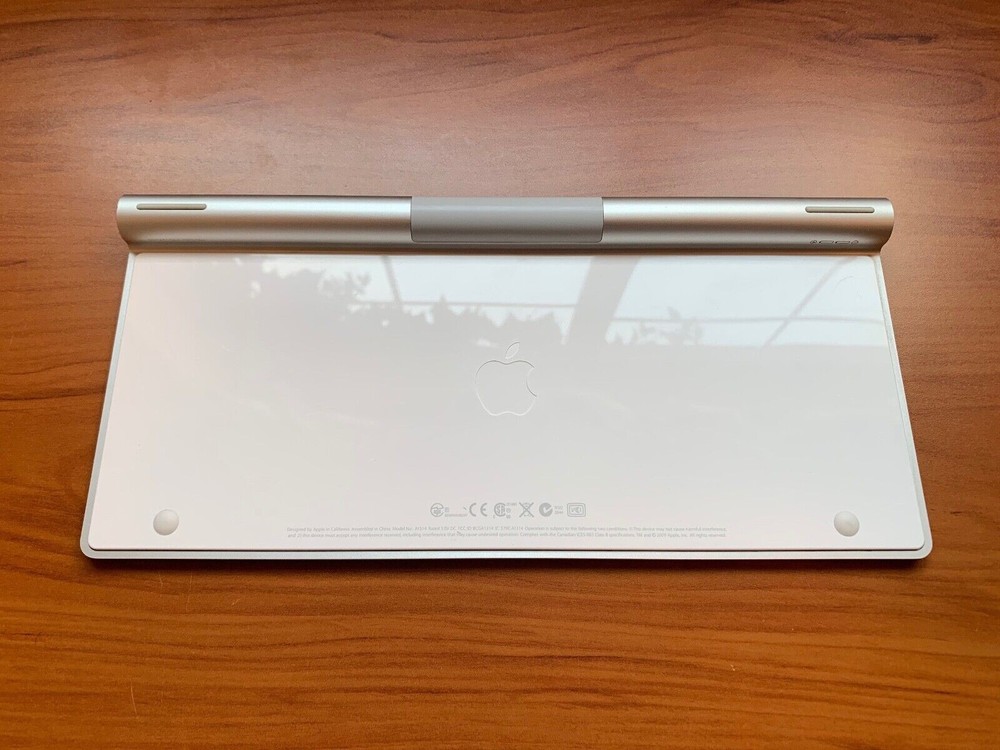 Bluetooth Apple Wireless Keyboard A1314 MC184LL/B Great Shape!!!