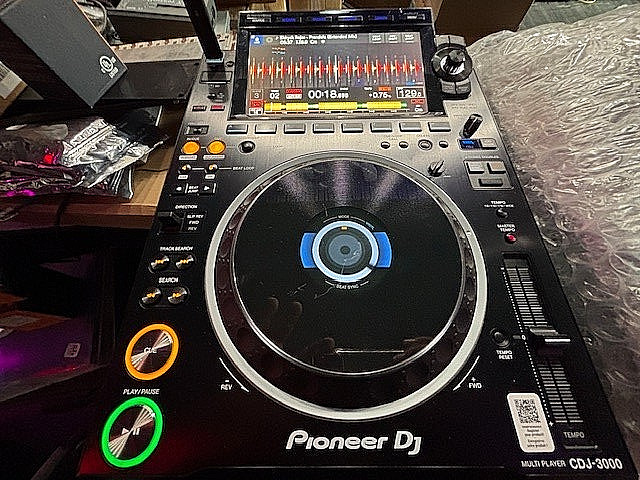 Pioneer DJ: CDJ-3000