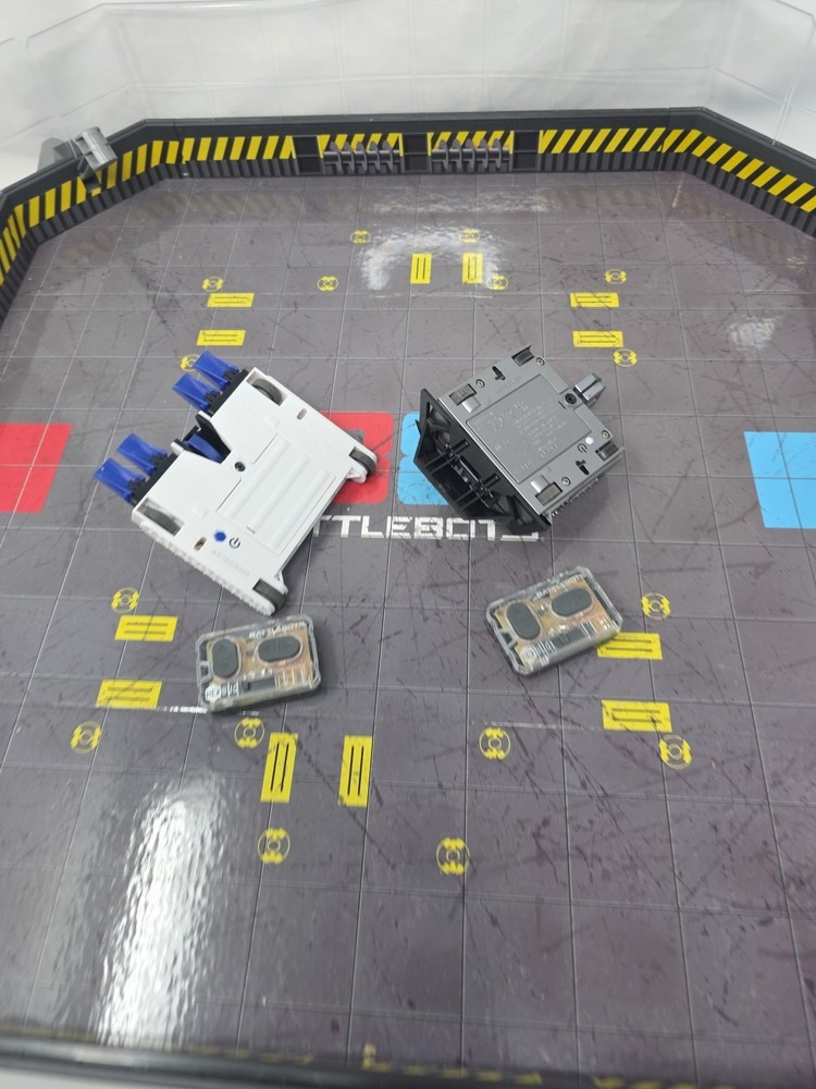 Hexbug Battlebots Arena | Bite Force and Blacksmith