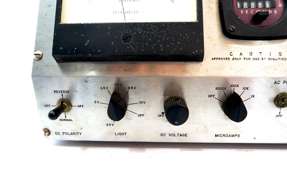 ZETA-METER Power and Timer Unit Model D Instrument ~ Powers On