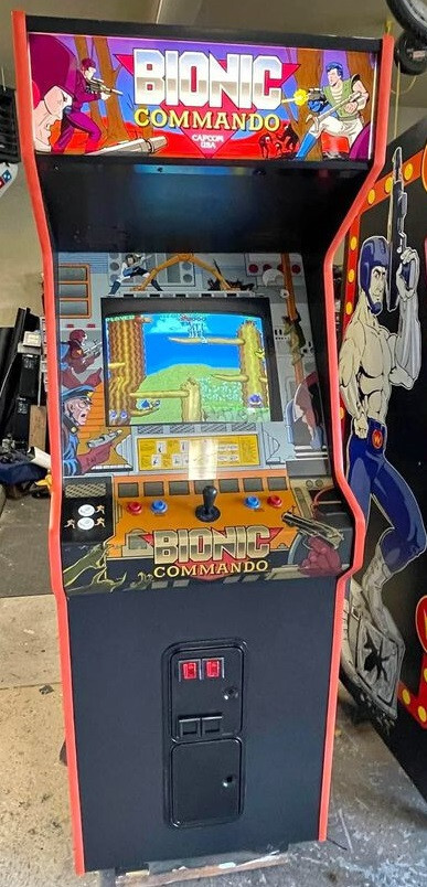 BIONIC COMMANDO ARCADE MACHINE by CAPCOM 1987 (Excellent Condition) *RARE*