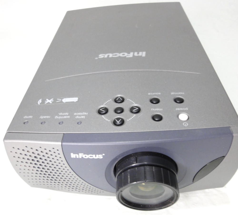 InFocus LP260 SVGA Digital Multimedia Projector WORKING