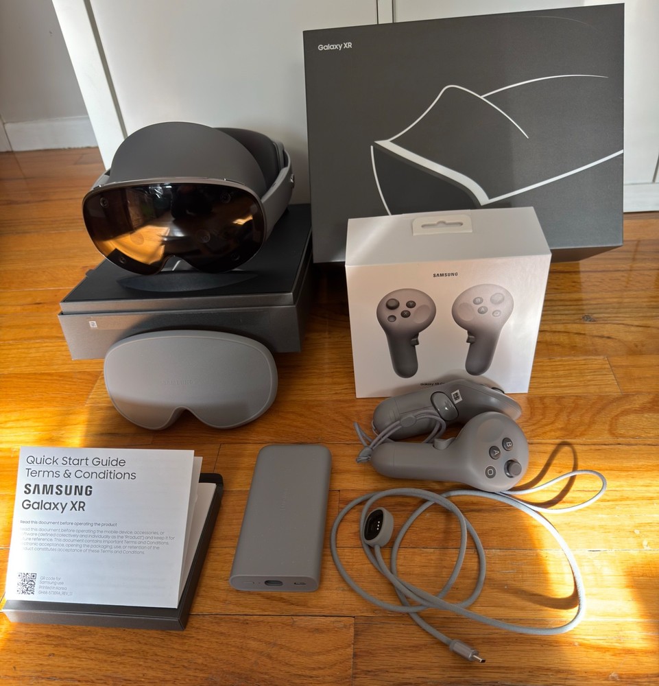 samsung galaxy xr vr headset + controllers + case