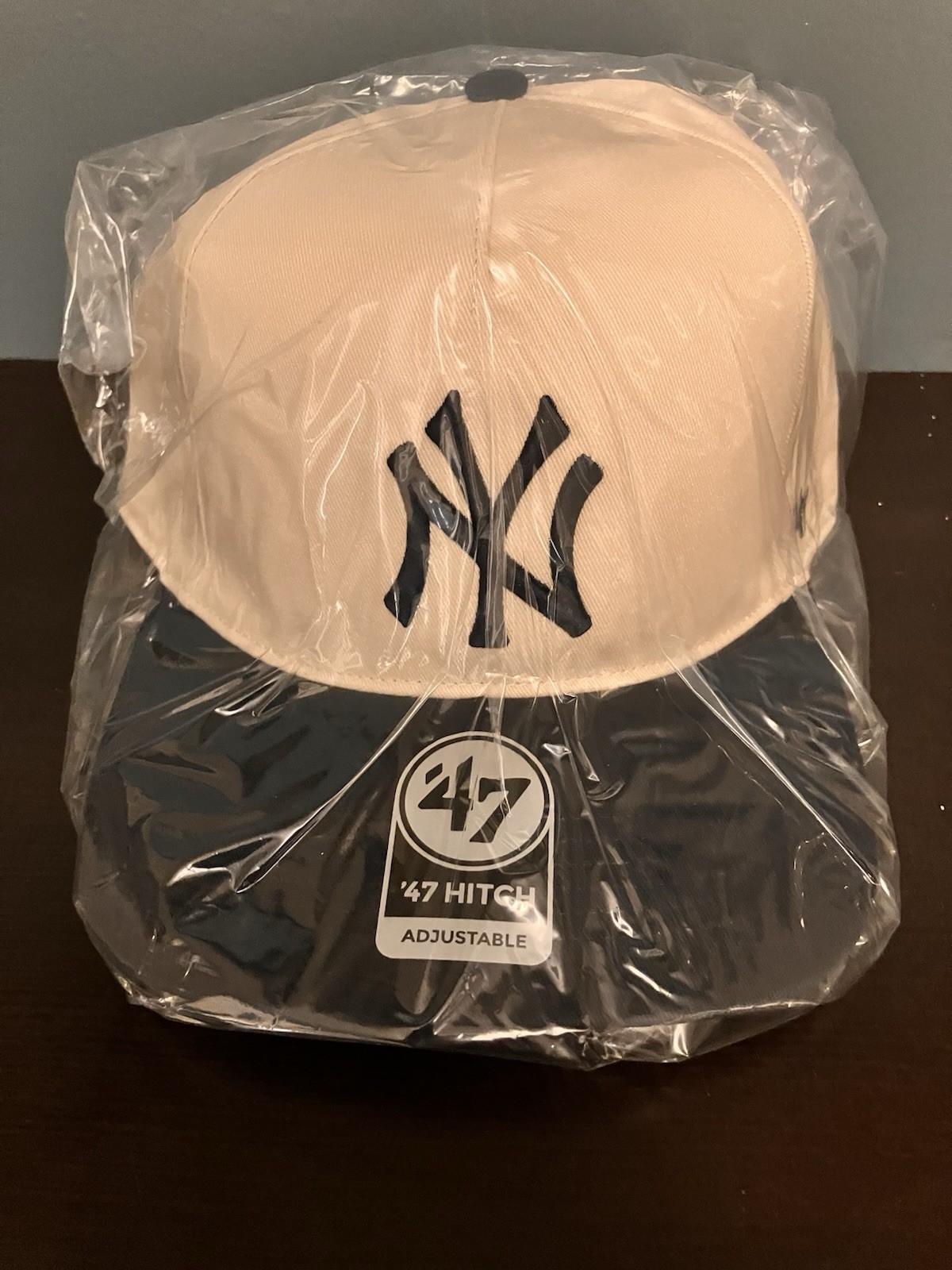 ‘47 Brand Urban Outfitters Hitch New York Yankees 2-Tone Snapback Hat/Cap