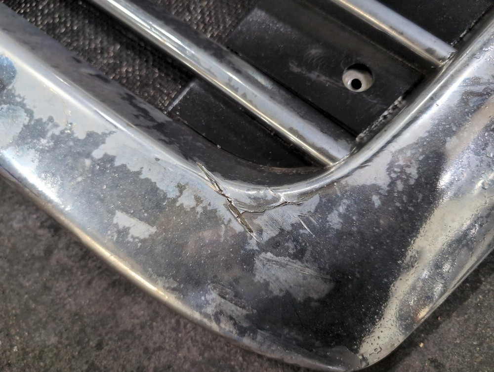 2008-2019 Freightliner CASCADIA Grille - Used