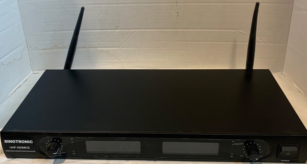 Singtronic UHF-550MKII Wireless Microphone Receiver AS IS UNTESTED