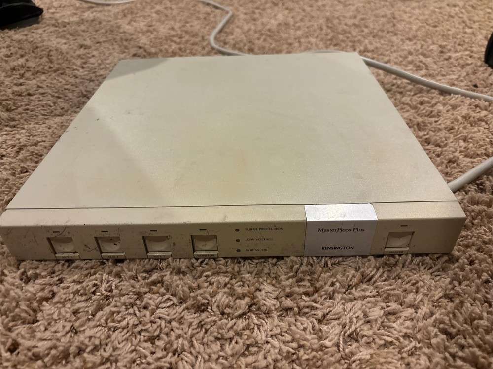 Kensington MasterPiece Plus 62107 Surge Protector Console