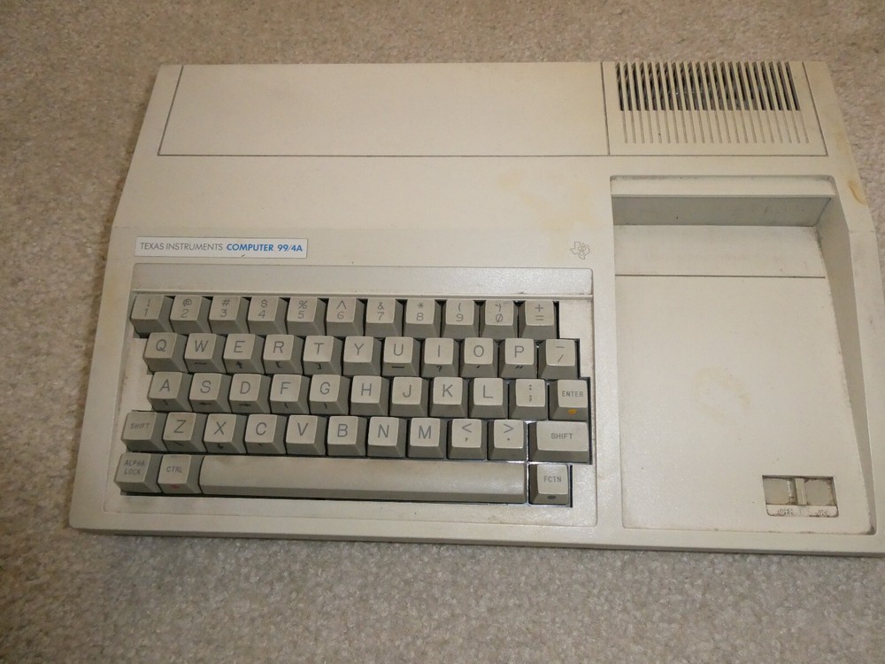 Vintage Texas Instruments TI 99/4A Computer Model PHCOO4A
