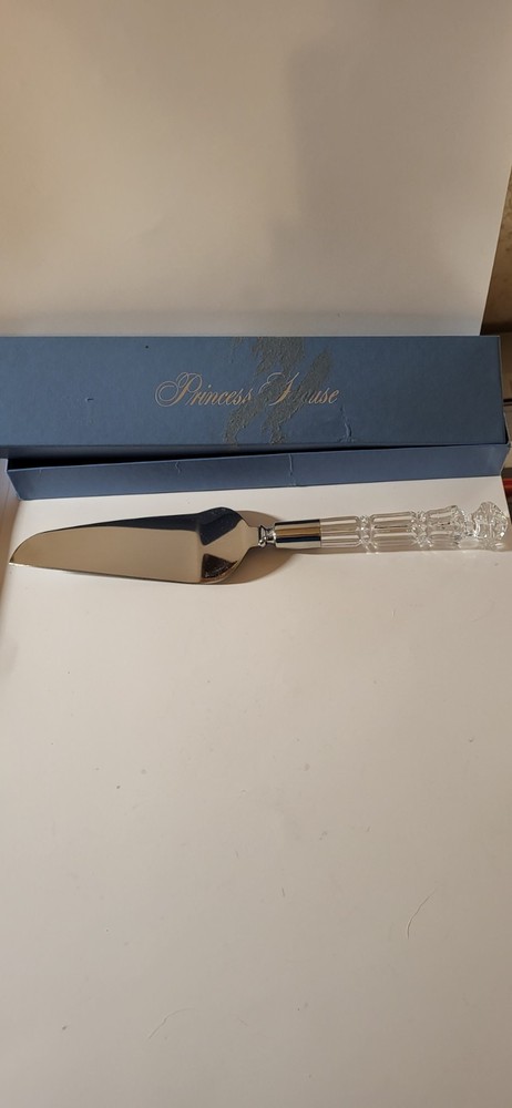 12" Princess House crystal handle cake server
