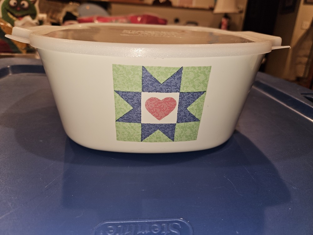 Corning Ware 3L Baking Casserole Quilt Pattern w Plastic Cover