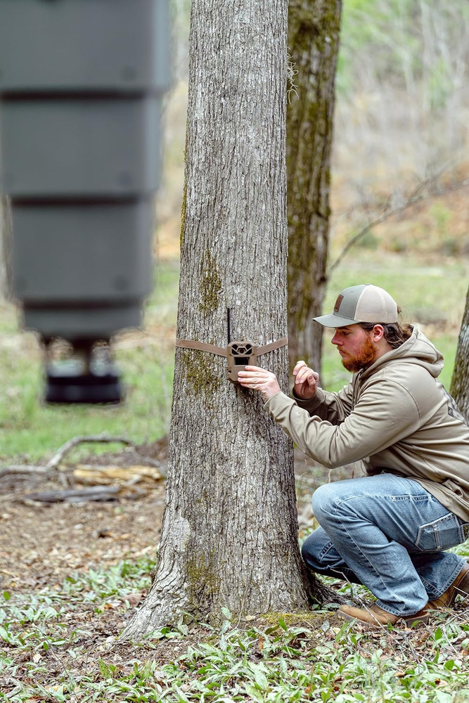 Smart Bluetooth Deer Feeder - 30Lb Capacity, Timer & Collapsible Design
