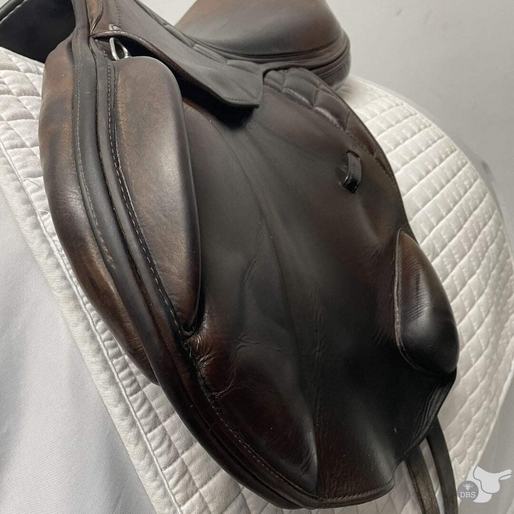Prestige 17" M DX Jumping Saddle