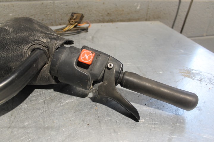 2002 SKIDOO SUMMIT 600 HANDLEBARS HANDLE BARS WARMERS KILL SWITCH THROTTLE #7033