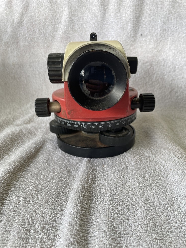 Leica basic level red/ white (D2)