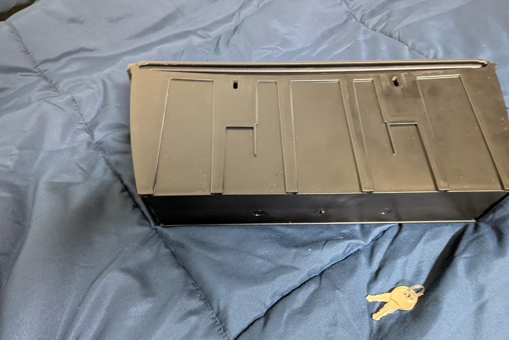 Classic Lockable Wall Mount Mailbox