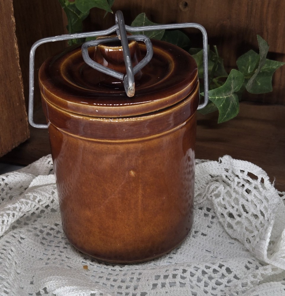 cheese crock w/fall barn (25145) hand painted
