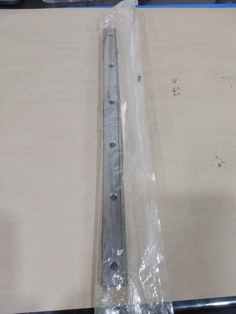 THK SHS30-440L (GK) Rail Guide