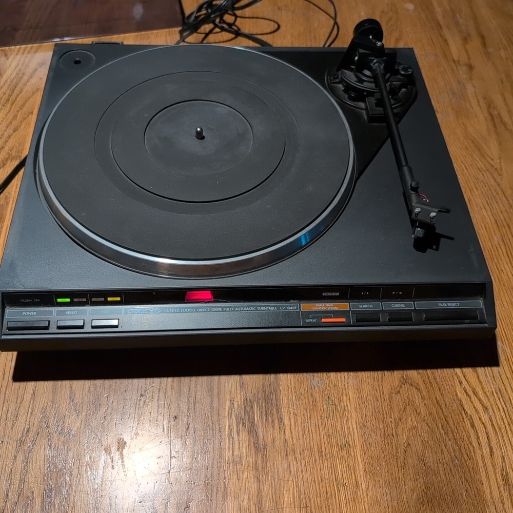 ONKYO TURNTABLE MODEL CP 1046F