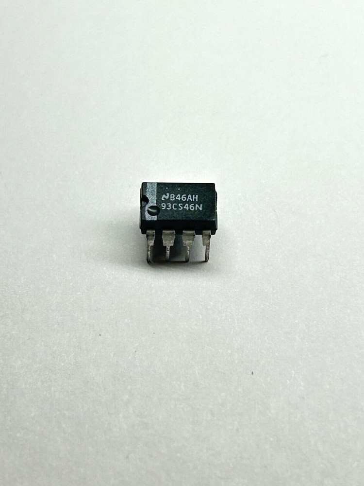 National Semiconductor 93CS46N Integrated Circuit