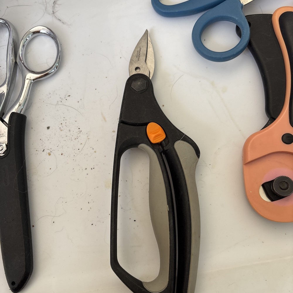 Scissors and Rotary Cutters For Quilting Lot