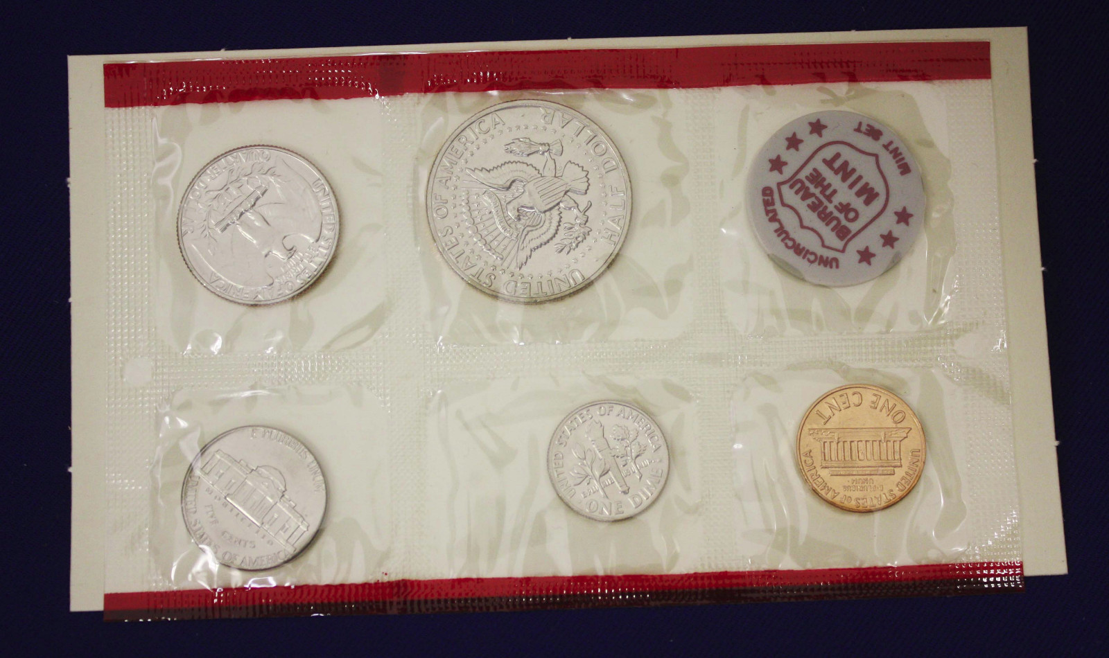 1972 MINT SET ISSUED BY US MINT UNCIRCULATED Genuine