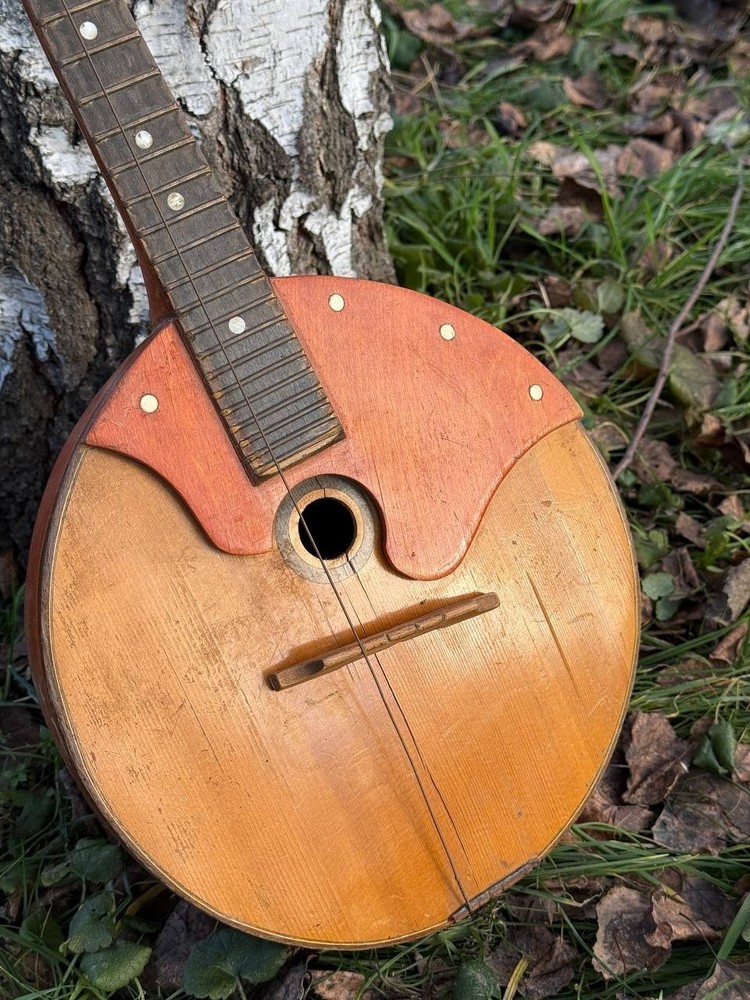 Vintage domra 4 strings / national stringed instrument