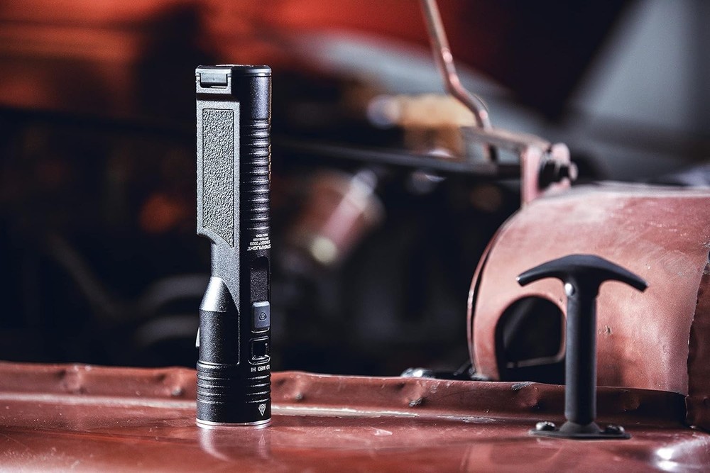 Streamlight 78104 Stinger 2020 2000-Lumen Rechargeable Professional Flashlight