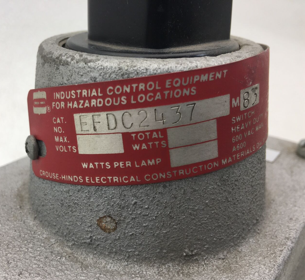 EFDC2437 CROUSE HINDS EXPLOSIONPROOF FEED THROUGH PUSHBUTTON ENCLOSURE 3/4" HUBS