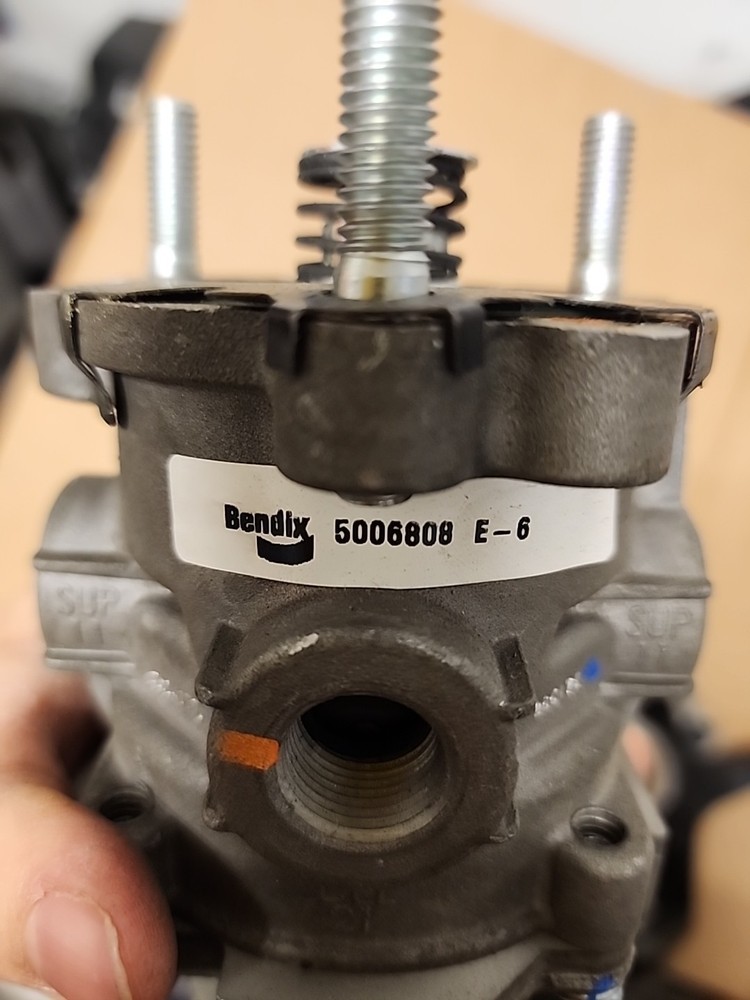Bendix E6 Foot Brake Air Valve