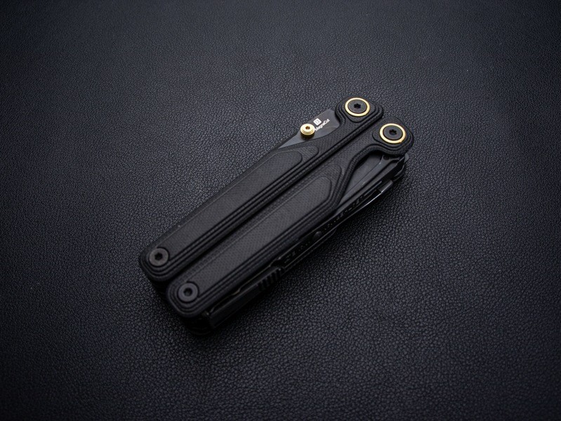 Leatherman Wave Alpha Obsidian Black Multi-Tool (WAVAL-OB)