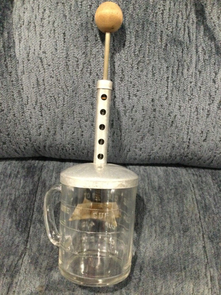 Vintage Hazel Atlas Clear Silver Kitchenware Handled Nut Chopper W/Measuring Cup