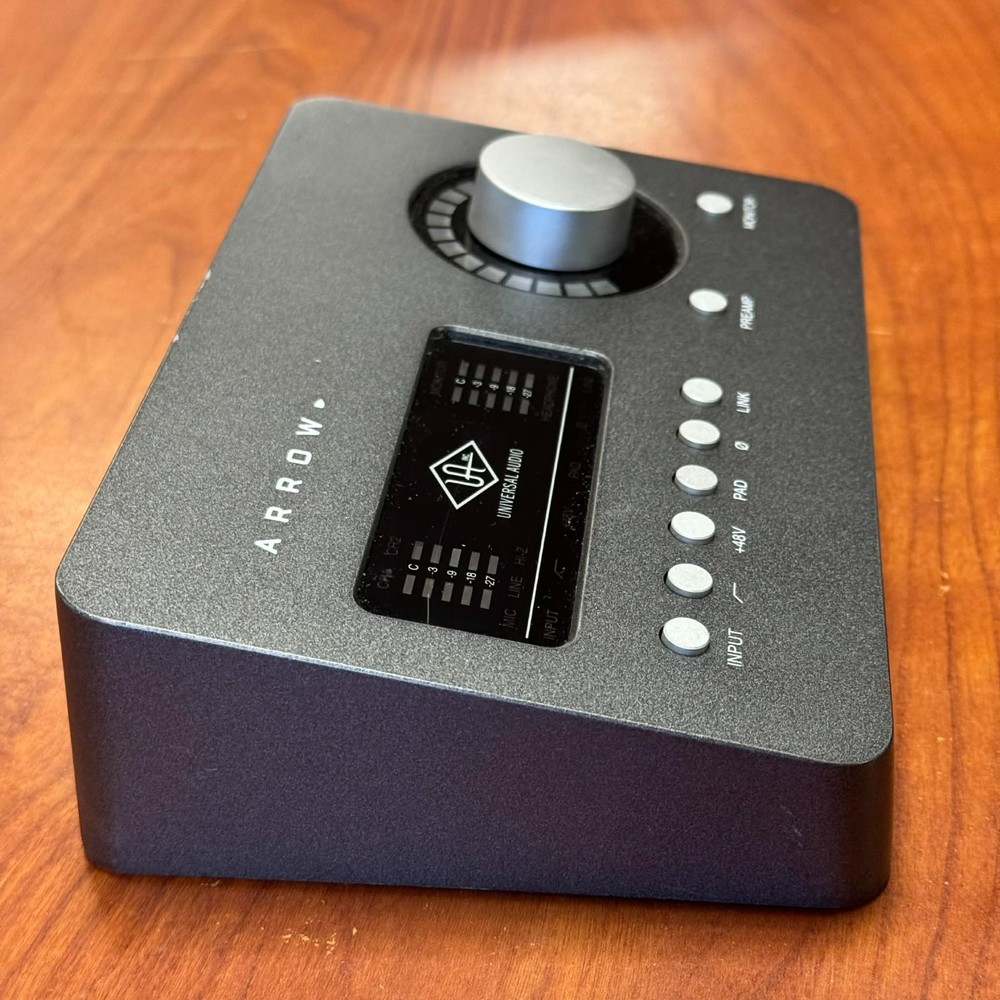 Universal Audio Arrow Thunderbolt Audio Interface with UAD-2 Solo Core *read*