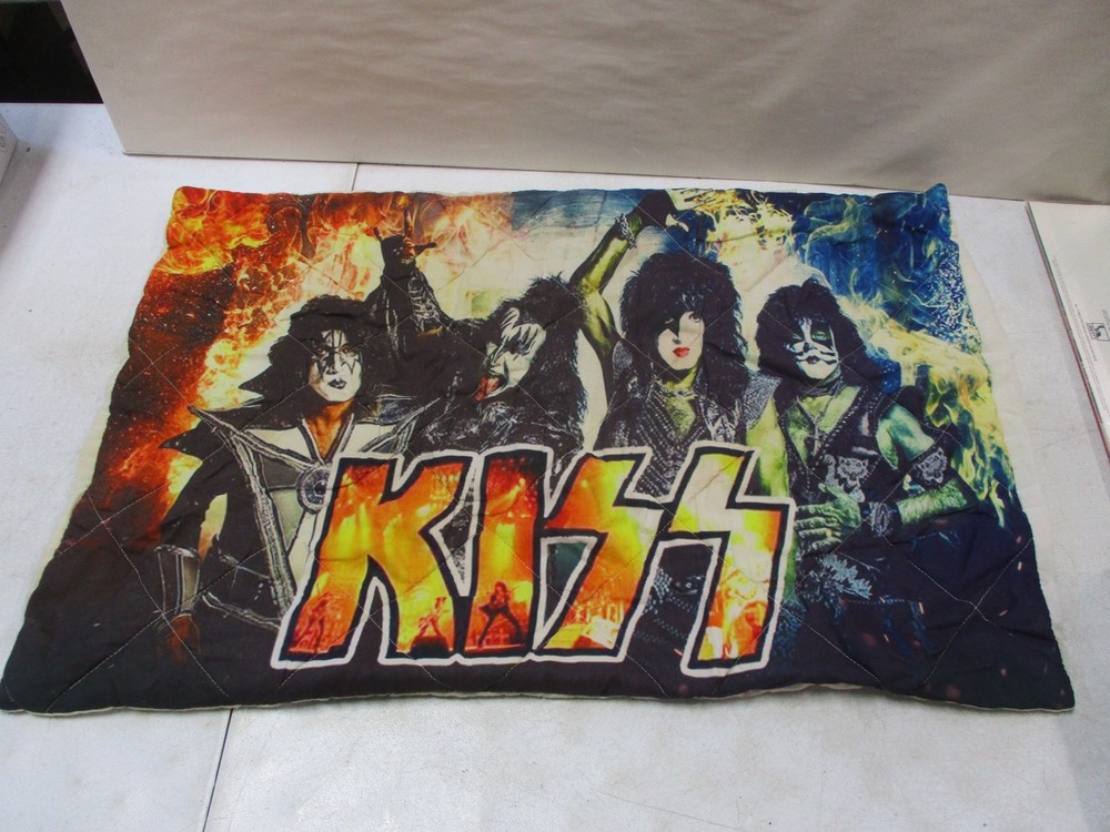 2 KISS Pillow Cases Regular Size
