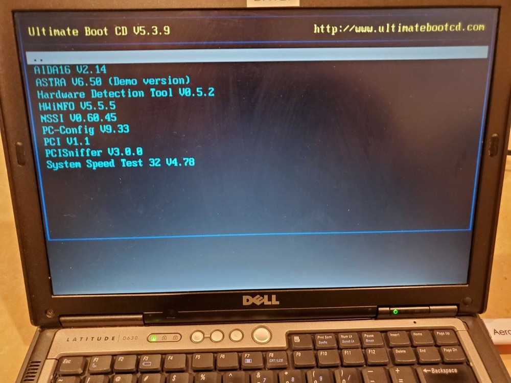 Ultimate Boot CD Bootable Diagnostic Rescue Tools Windows/Linux 16G USB Stick