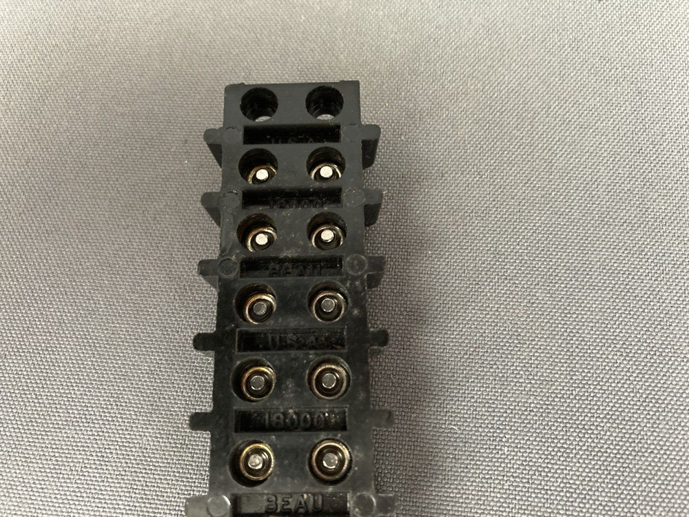 BEAU #18000 ELECTRICAL TERMINAL BLOCK BUS STRIP - 8 POSITION - Mint Condition