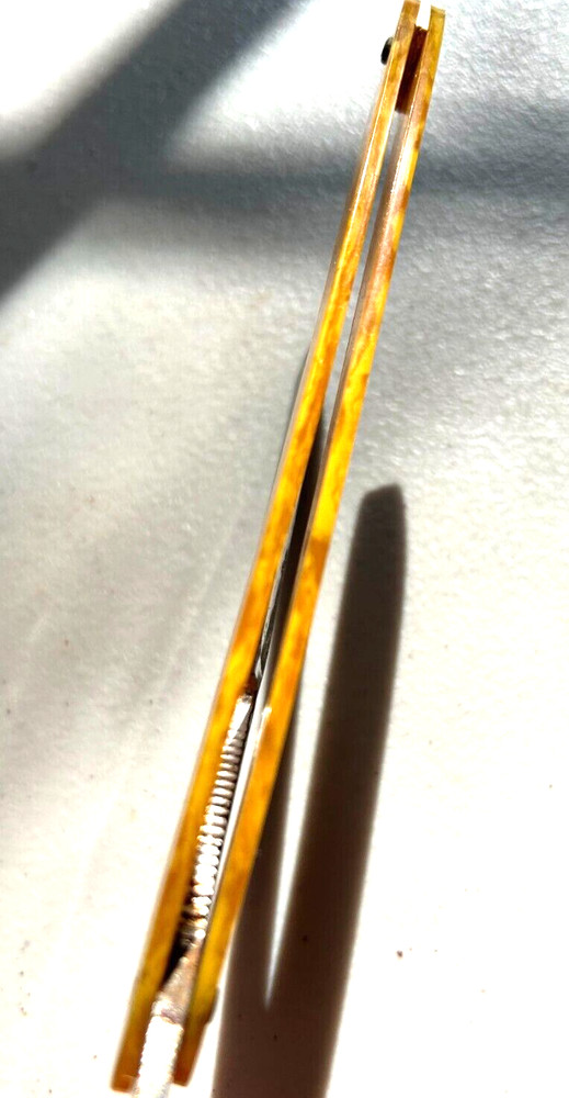 Devon MFG Co Chicago straight razor yellow mottled handle