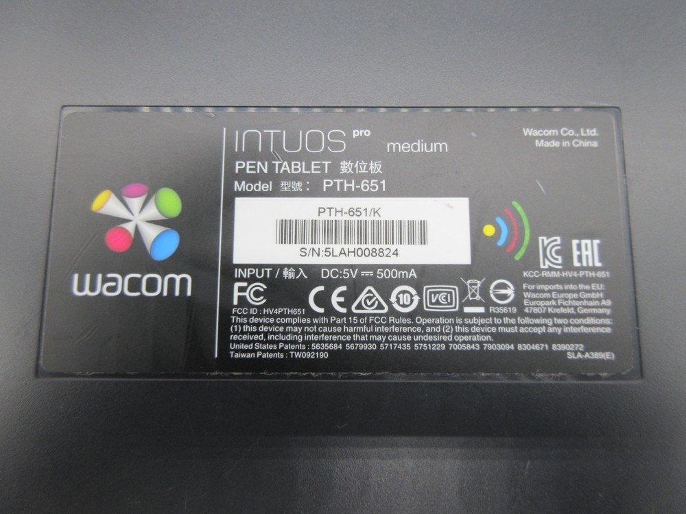 Wacom Intuos Pro Medium Graphics Drawing Tablet PTH-651