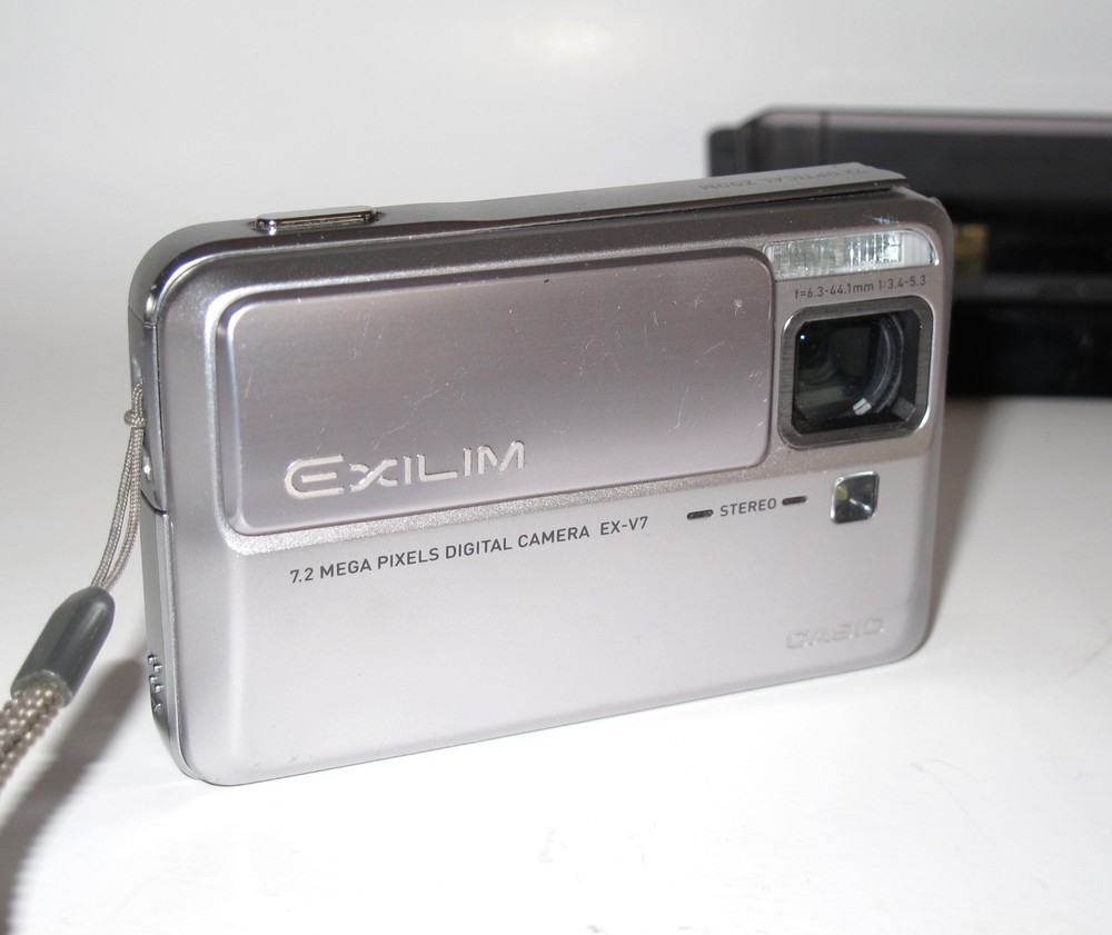 Casio Exilim EX-V7 7.2 MP Point & Shoot Digital Camera (Stabilizer Error)