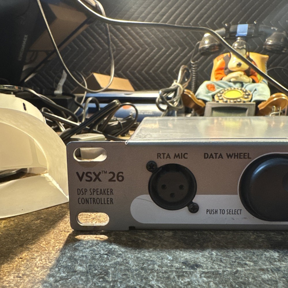 Peavey VSX 26 DSP SPEAKER CONTROLLER *Read*