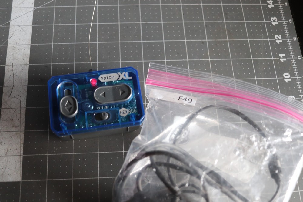 Hexbug Spider XL Blue Remote Good Condition