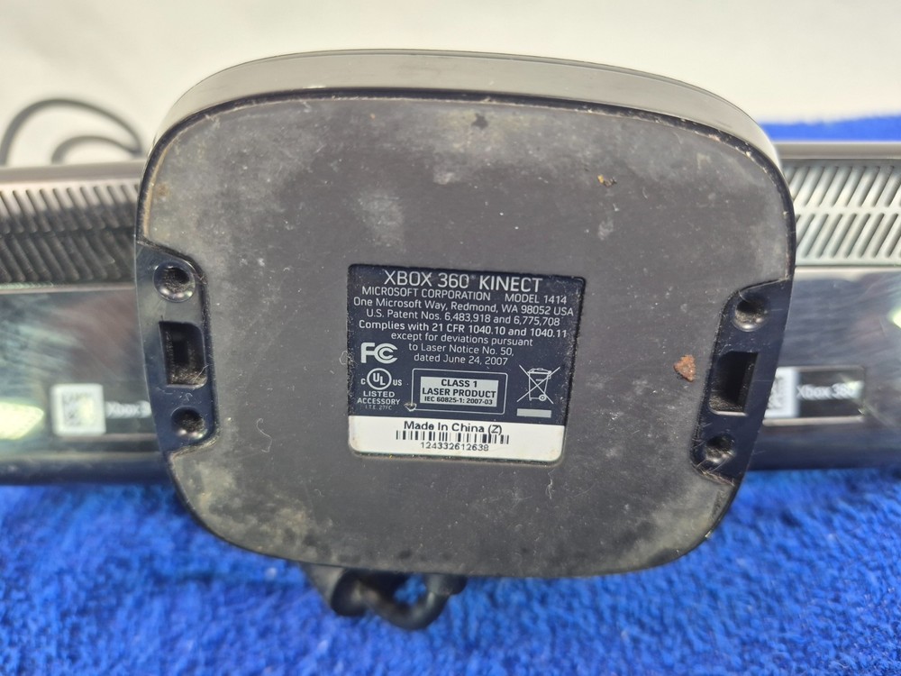 Microsoft 1414 Xbox 360 Kinect Sensor Bar camera Only - Black used