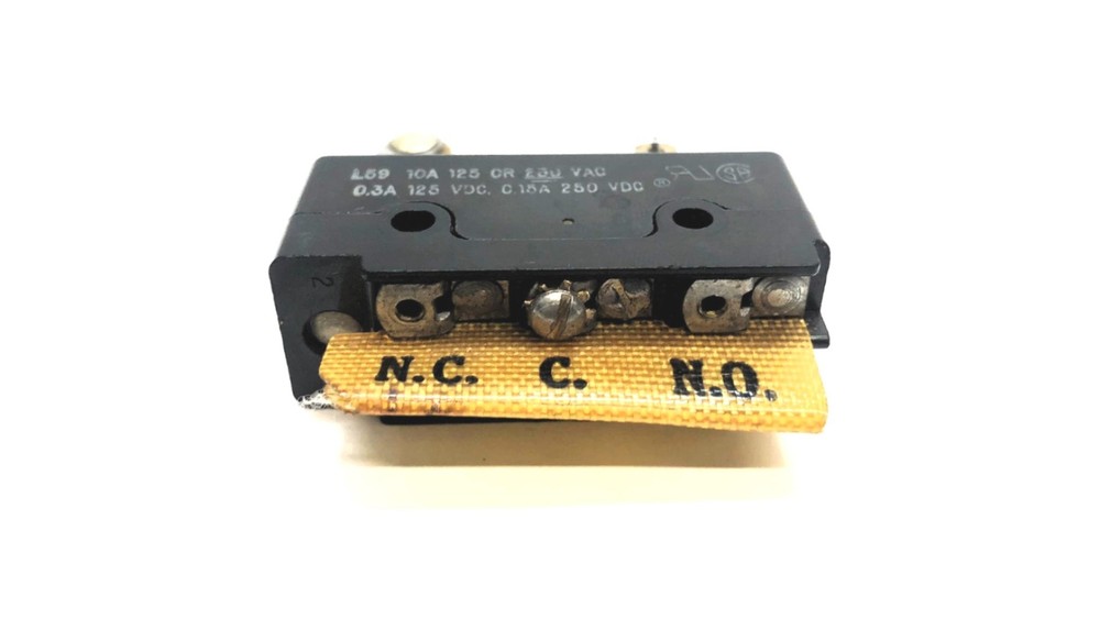 Micro Switch Limit Switch DT-2RV212-A7 NOS