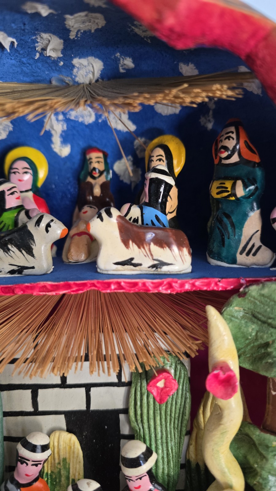 Vintage Handcarved PERUVIAN Peru Folk Art RETABLO Diorama Gourd Nativity Set