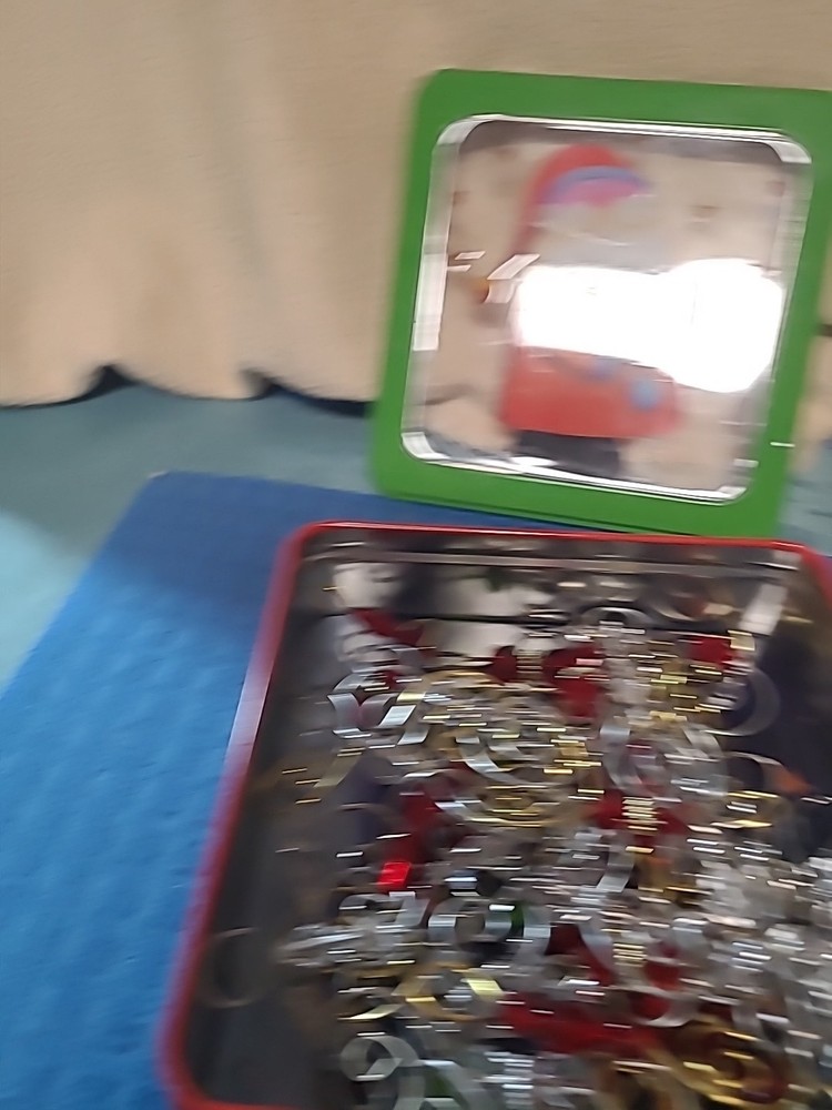 TIN WITH MANY CHRISTMAS HOOKS (BIN M)