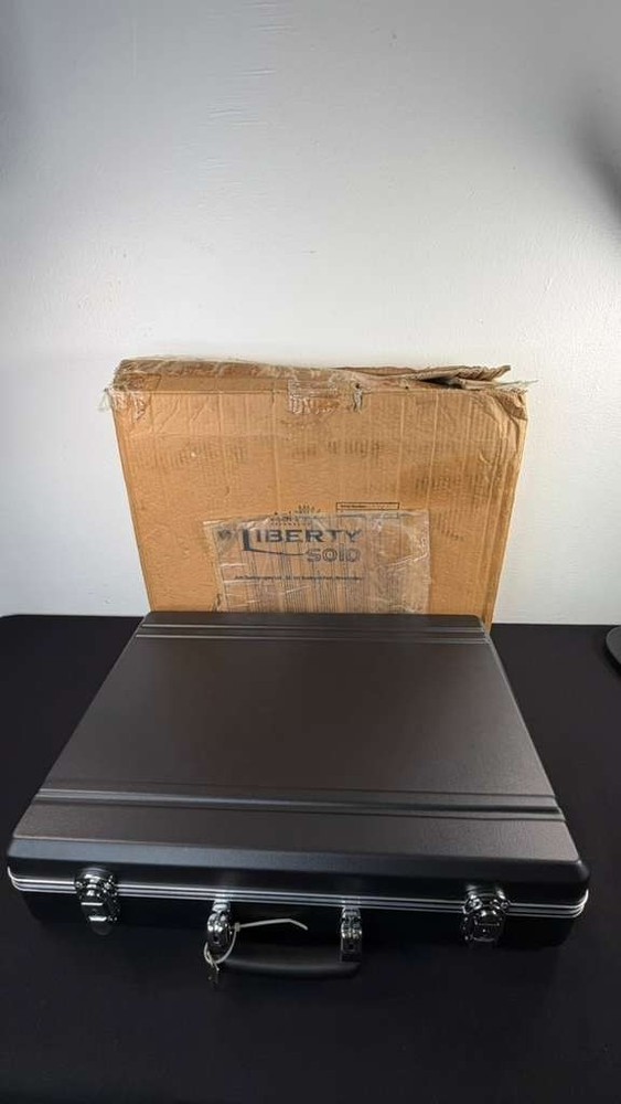 MINT Ash Technologies Liberty Solo 4DC005 Video Magnifier Complete