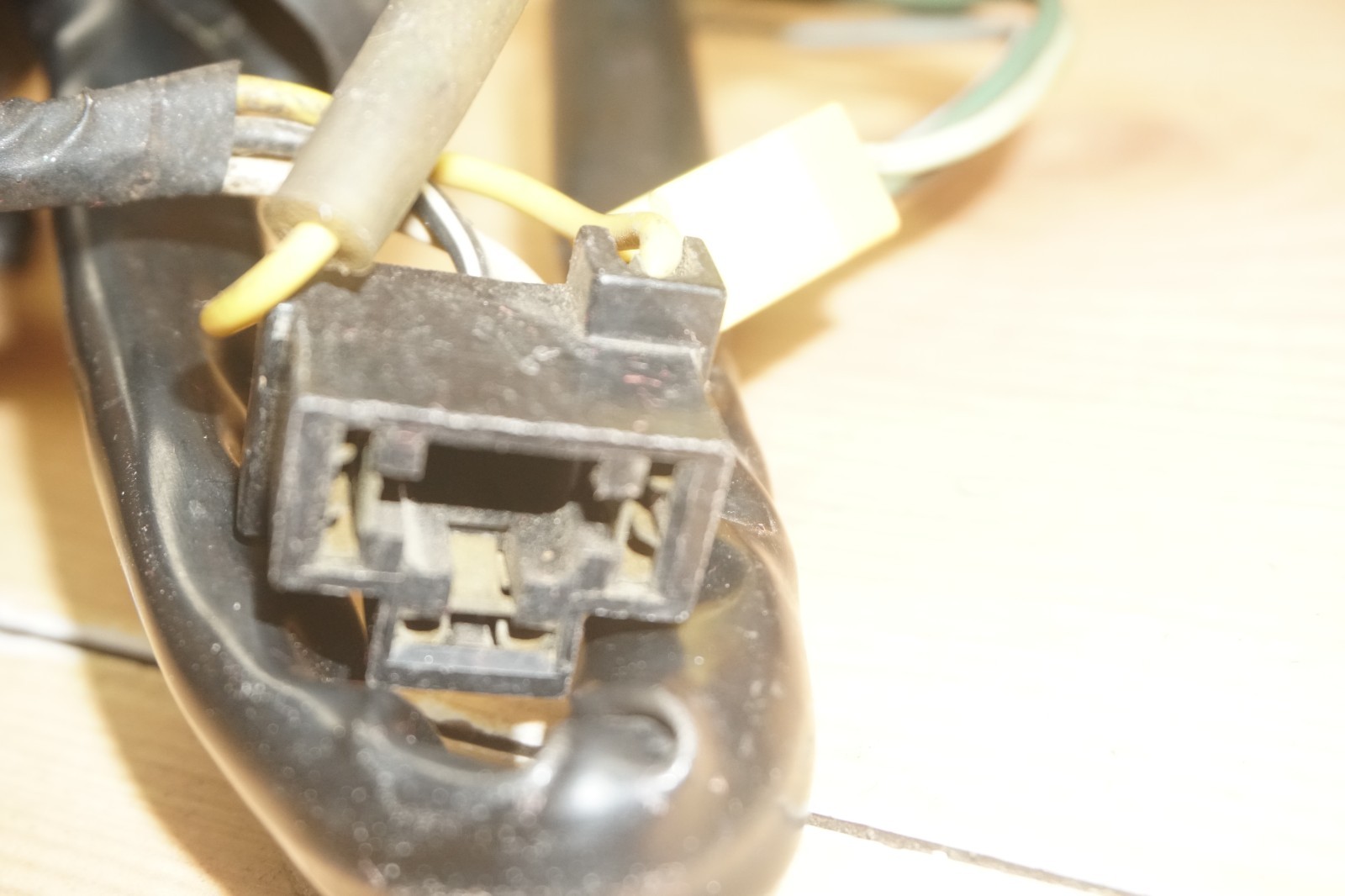 1983 Suzuki SP100 SP 100 OEM Left Handle Bar Switch Button Control 37400-38220