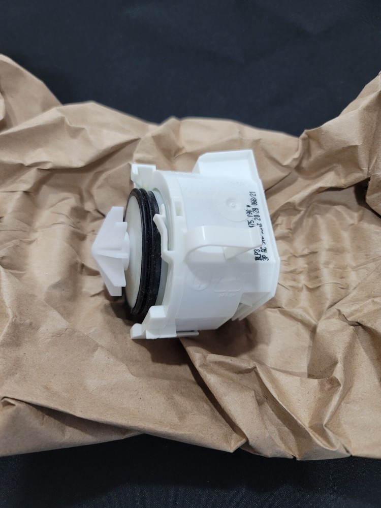 **NEW** Bosch Drain Pump 00620774 