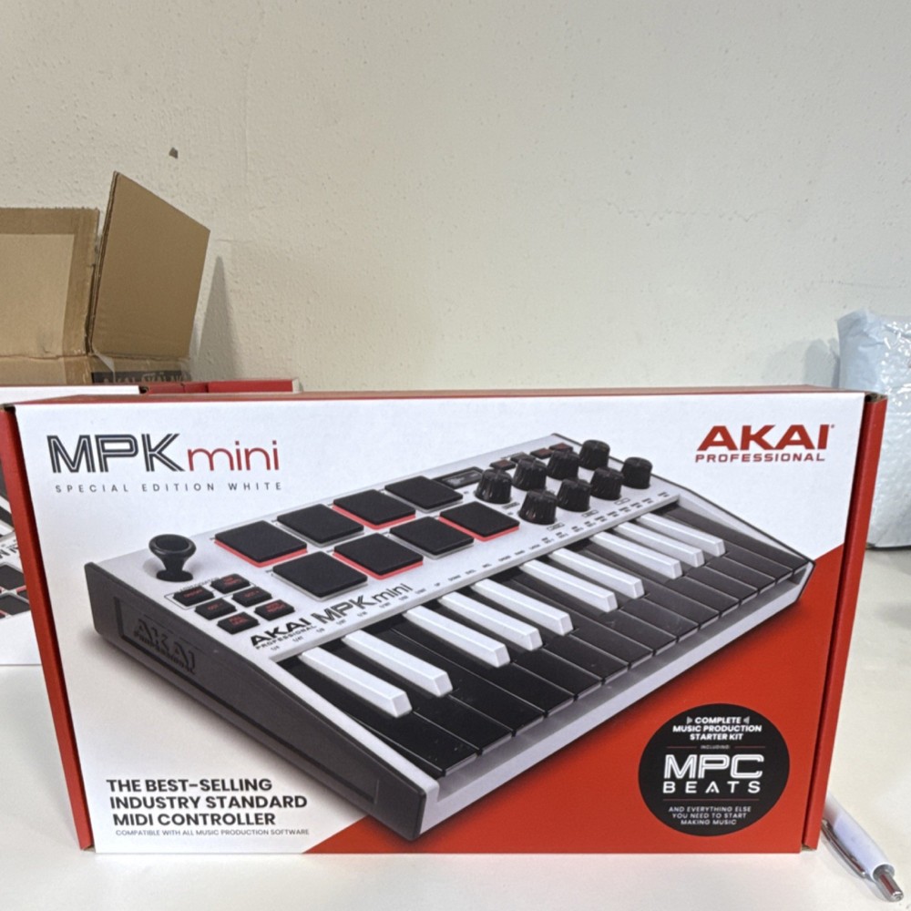 Akai MPK mini Special Edition White Keyboard Controller 25 Synth Keys USB