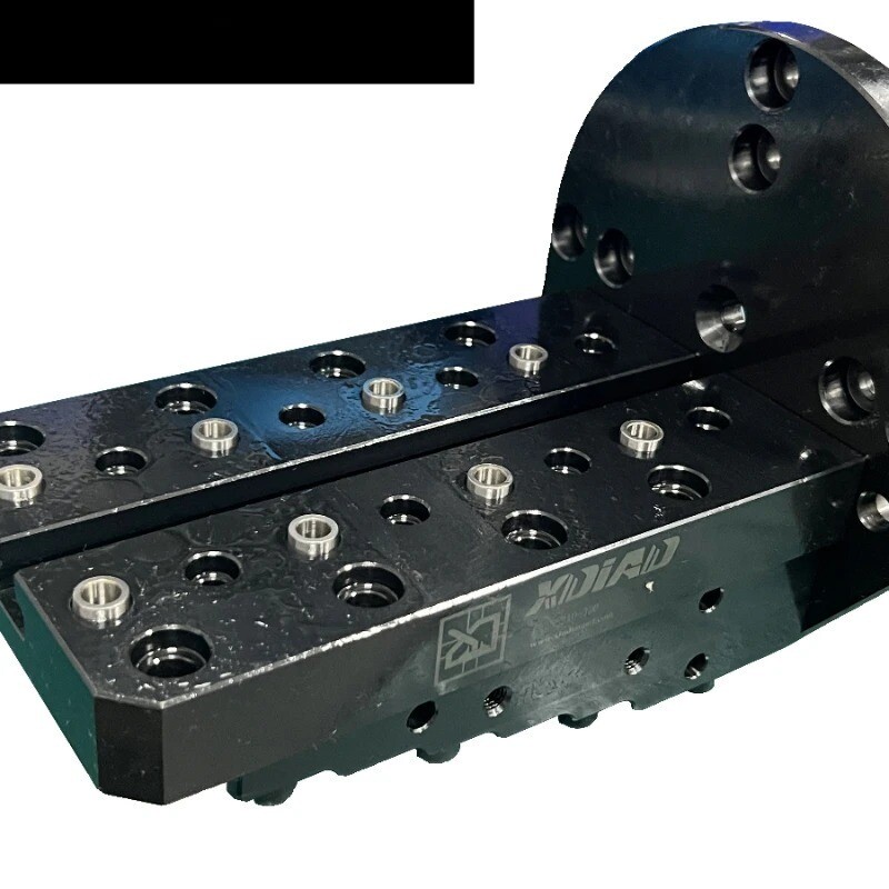 Single Side L-plate Self-centering Vise with T-slots for 4-axis Bridge Plates